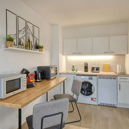 Apartment Larooms - Whiterock 2, Zentrale Lage, Tolle Anbindung Merseburg