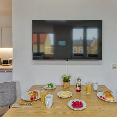 Διαμέρισμα Larooms Merseburg - Apartment Ws02 - Voll Ausgestattetes Studioapartment - Waschmaschine - Parkplatz - 5 Min Bis Leuna *
