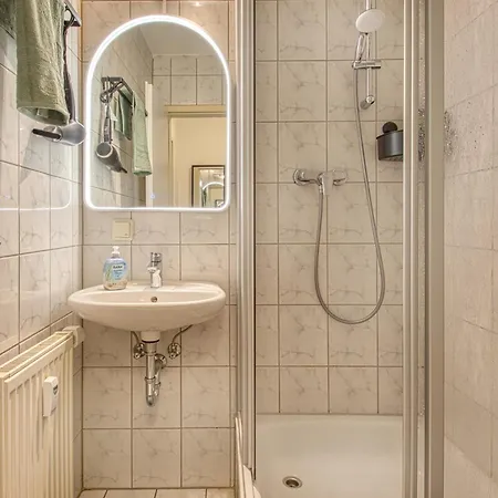 Larooms Merseburg - Apartment Ws02 - Voll Ausgestattetes Studioapartment - Waschmaschine - Parkplatz - 5 Min Bis Leuna Διαμέρισμα Μέρσεμπουργκ